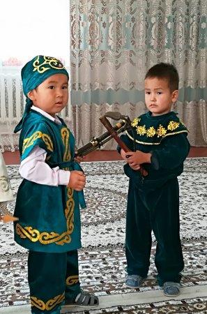 1-қыркүйек Білім  күніне орай "Қарлығаш" тобында "Білім күні" атты іс-шара өткізілді.