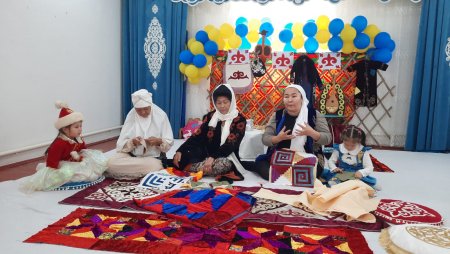 "Ұлттық дәстүрімізді ұлықтау" атты аналармен кездесу